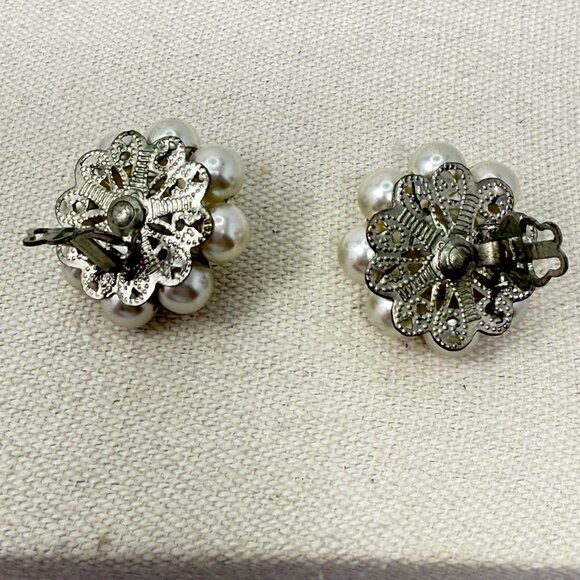 Vintage Bead Cluster Earrings Imitation Pearl Silver-Tone Marked Japan Retro - Picture 4 of 7